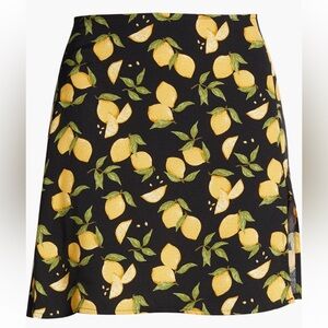 Reformation Margot mini skirt with slit | size 2 | lemon print